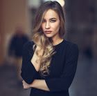 blue-eyes-wavy-modern-one-beautiful_1139-828.jpg