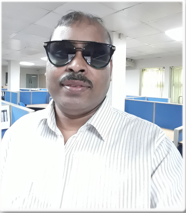 Azad_Pic_Office.png