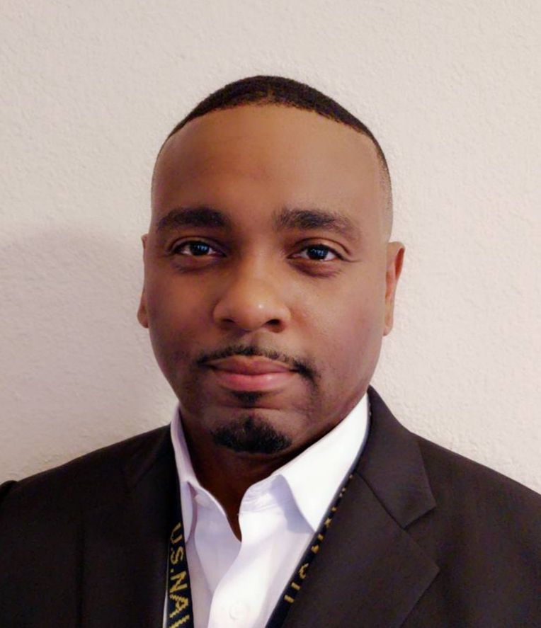Damien Smith Professional Photo.jpg