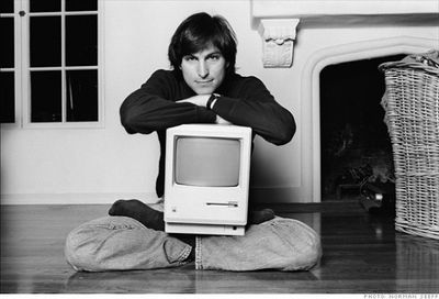 Jobs Introduces the Macintosh